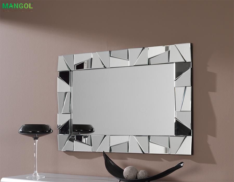 Lựa chon gương phòng tắm qua họa tiết trang trí trên gương