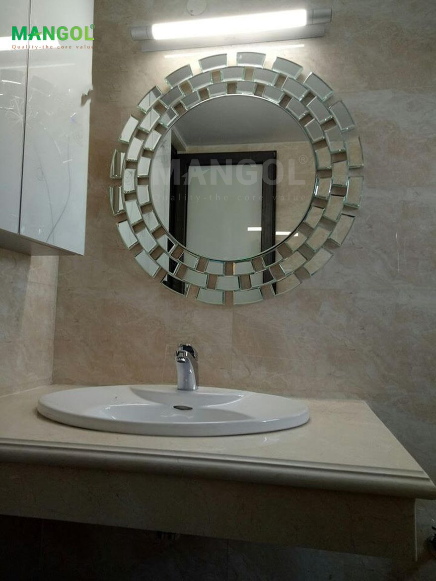 Vệ sinh gương phòng tắm hiệu quả: Vệ sinh gương phòng tắm giúp cho không gian này luôn sạch sẽ và thơm mát. Hãy khám phá các phương pháp đơn giản nhưng hiệu quả để vệ sinh gương phòng tắm. Tận dụng hình ảnh liên quan để tìm ra bí quyết của việc vệ sinh gương phòng tắm.